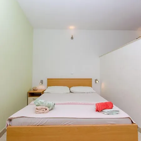 Tonci Apartment Podgora